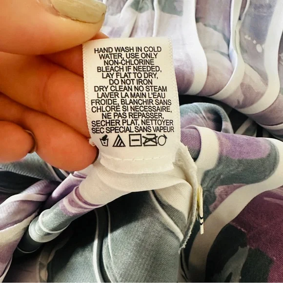 NEW Komarov V-Neck 3/4 Bell Sleeve Floral Print Mixed Media Aline Midi Dress - Picture 14 of 14